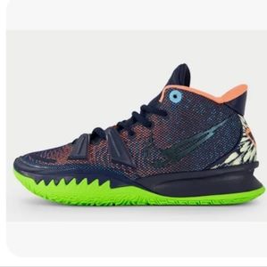 Kyrie 7 midnight navy. Rare!